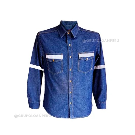 Camisa jean con cinta reflectiva.